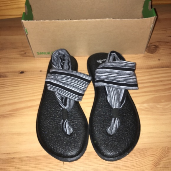 Sanuk Shoes - 💕Yoga mat shoes 6-7💕 Sanuk Shoes - 💕Yoga mat shoes 6-7💕
